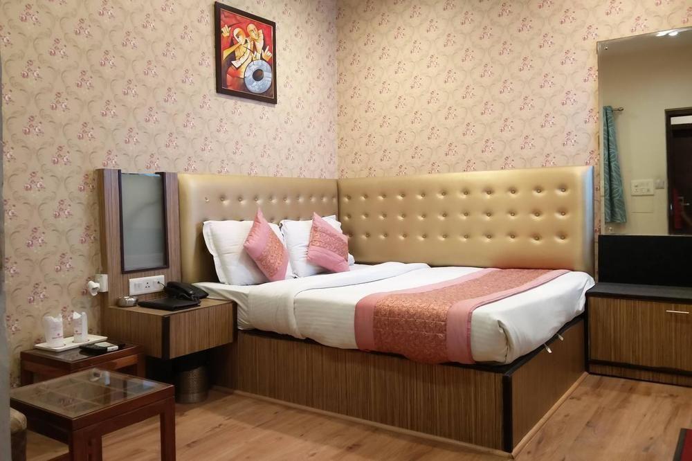Rupam Hotel Делхи Екстериор снимка