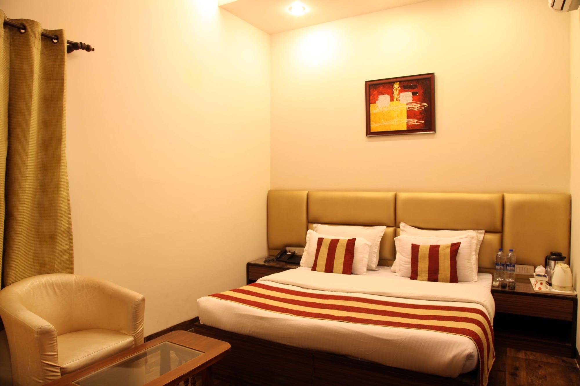 Rupam Hotel Делхи Екстериор снимка