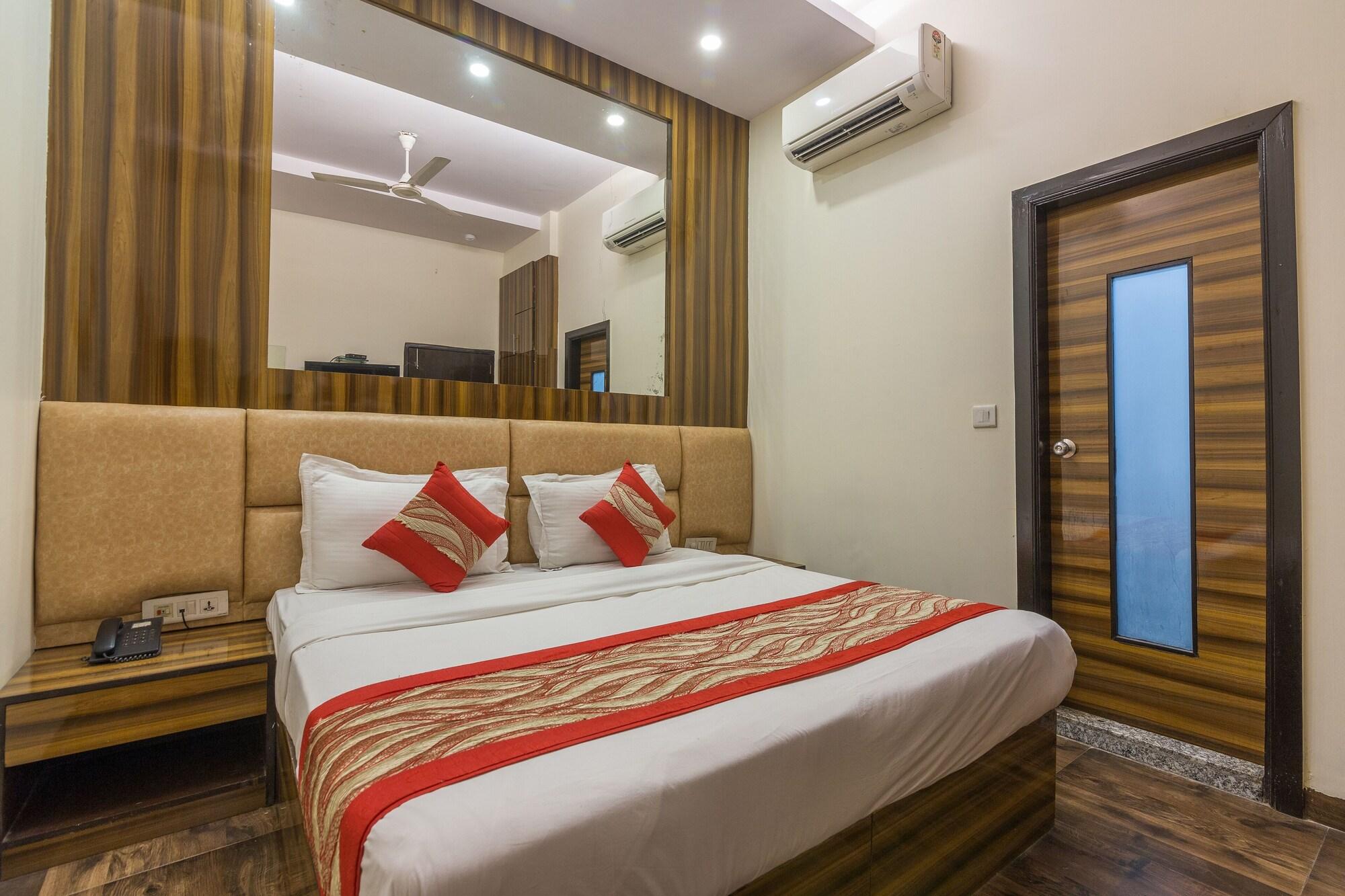 Rupam Hotel Делхи Екстериор снимка