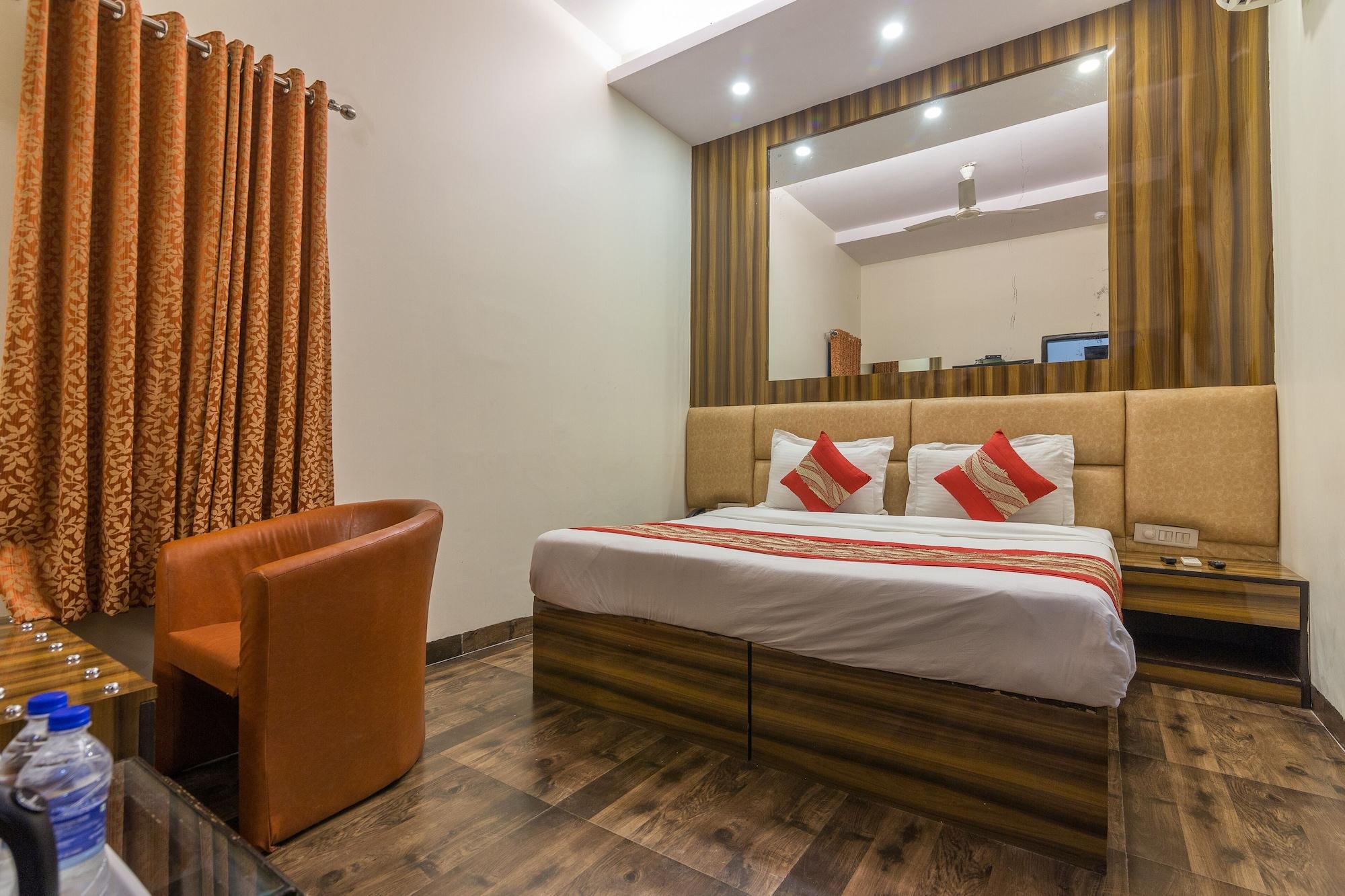 Rupam Hotel Делхи Екстериор снимка