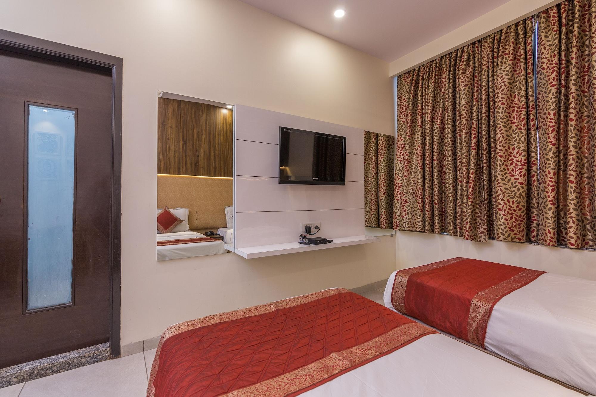 Rupam Hotel Делхи Екстериор снимка