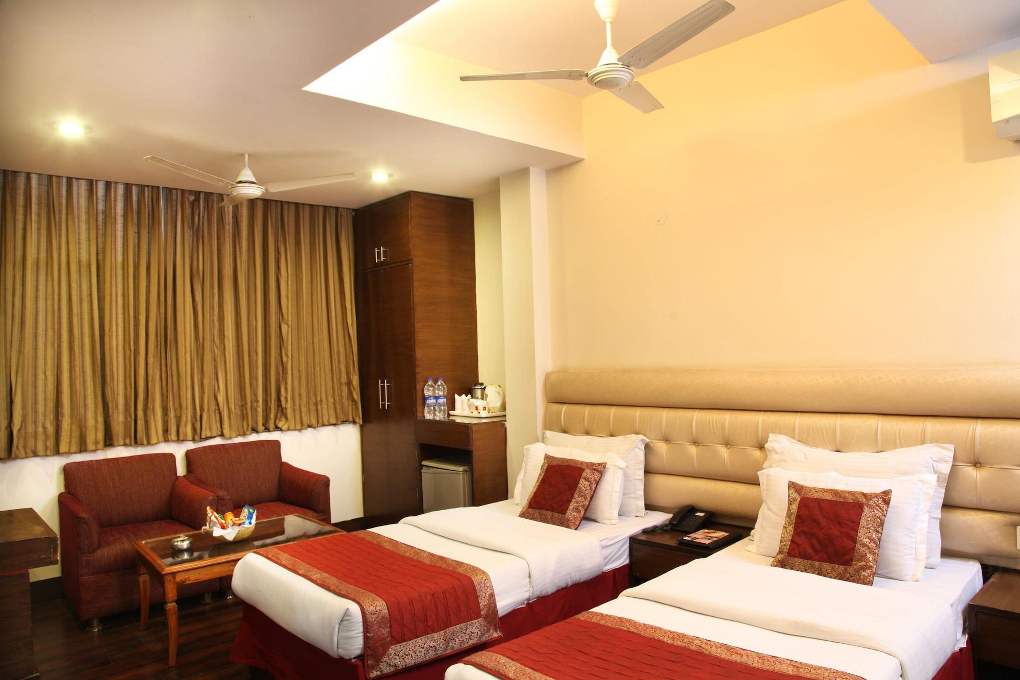 Rupam Hotel Делхи Екстериор снимка