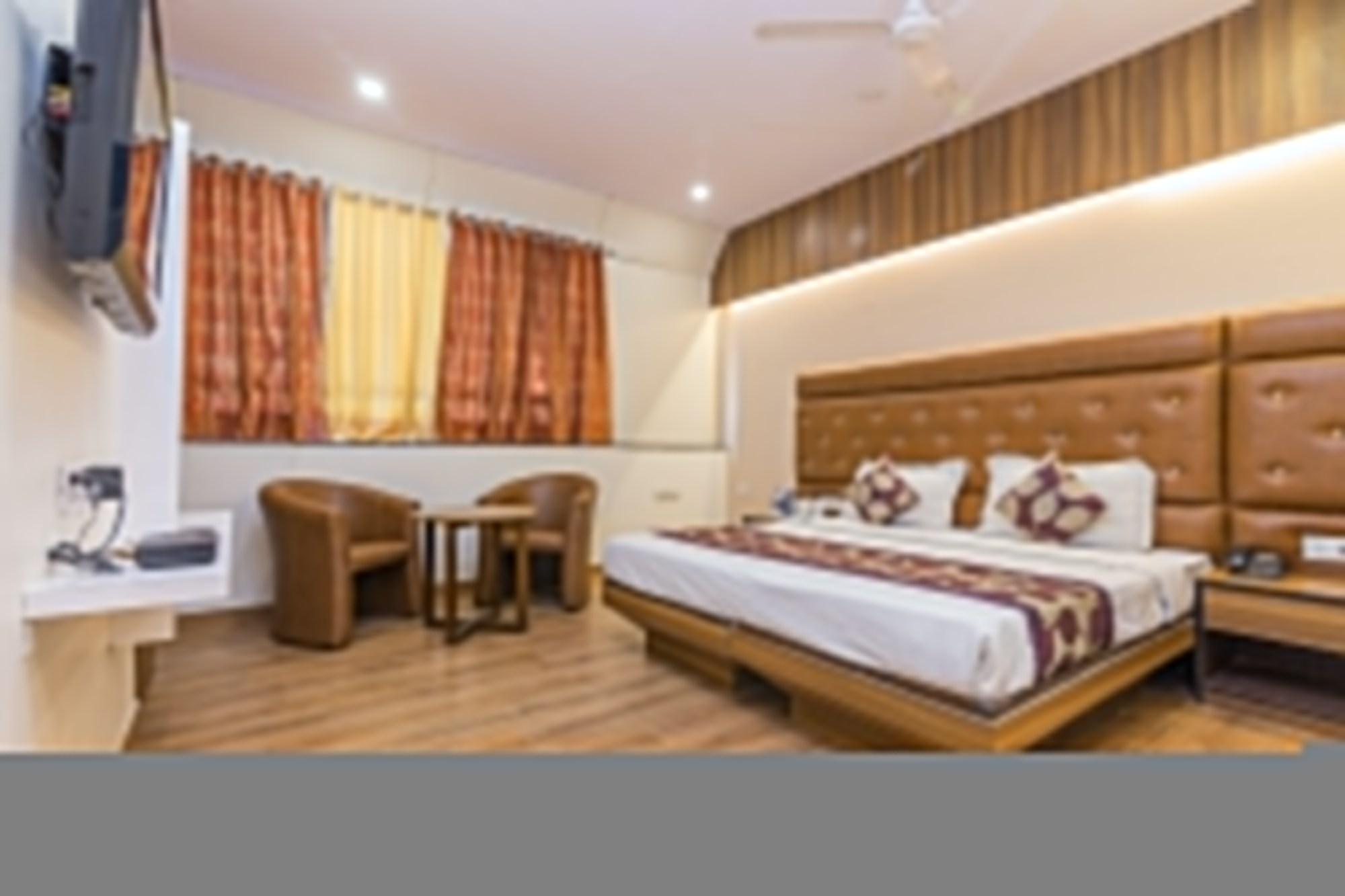 Rupam Hotel Делхи Екстериор снимка