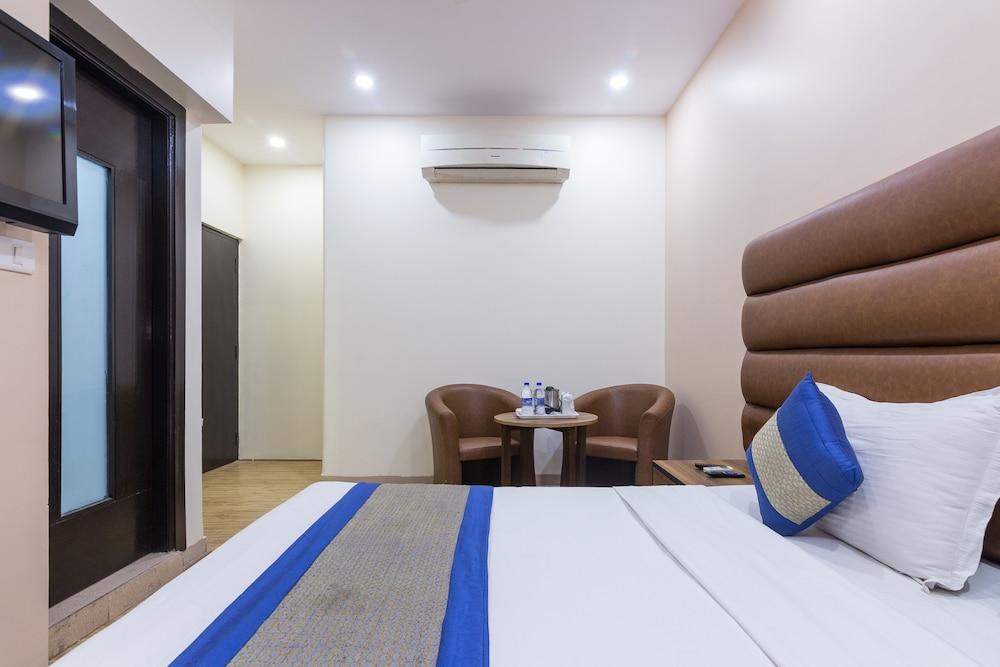 Rupam Hotel Делхи Екстериор снимка