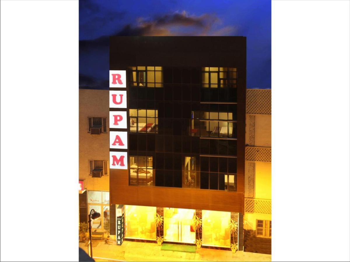 Rupam Hotel Делхи Екстериор снимка
