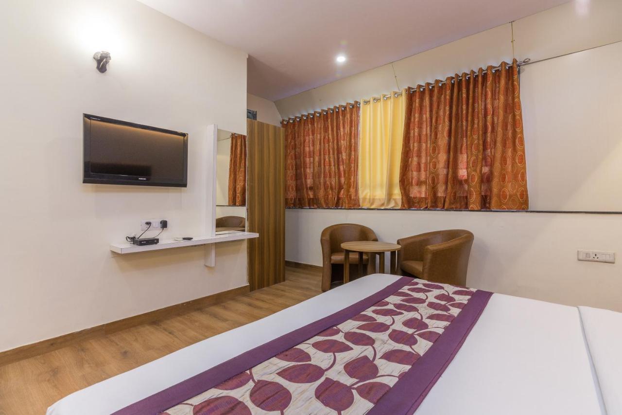 Rupam Hotel Делхи Екстериор снимка