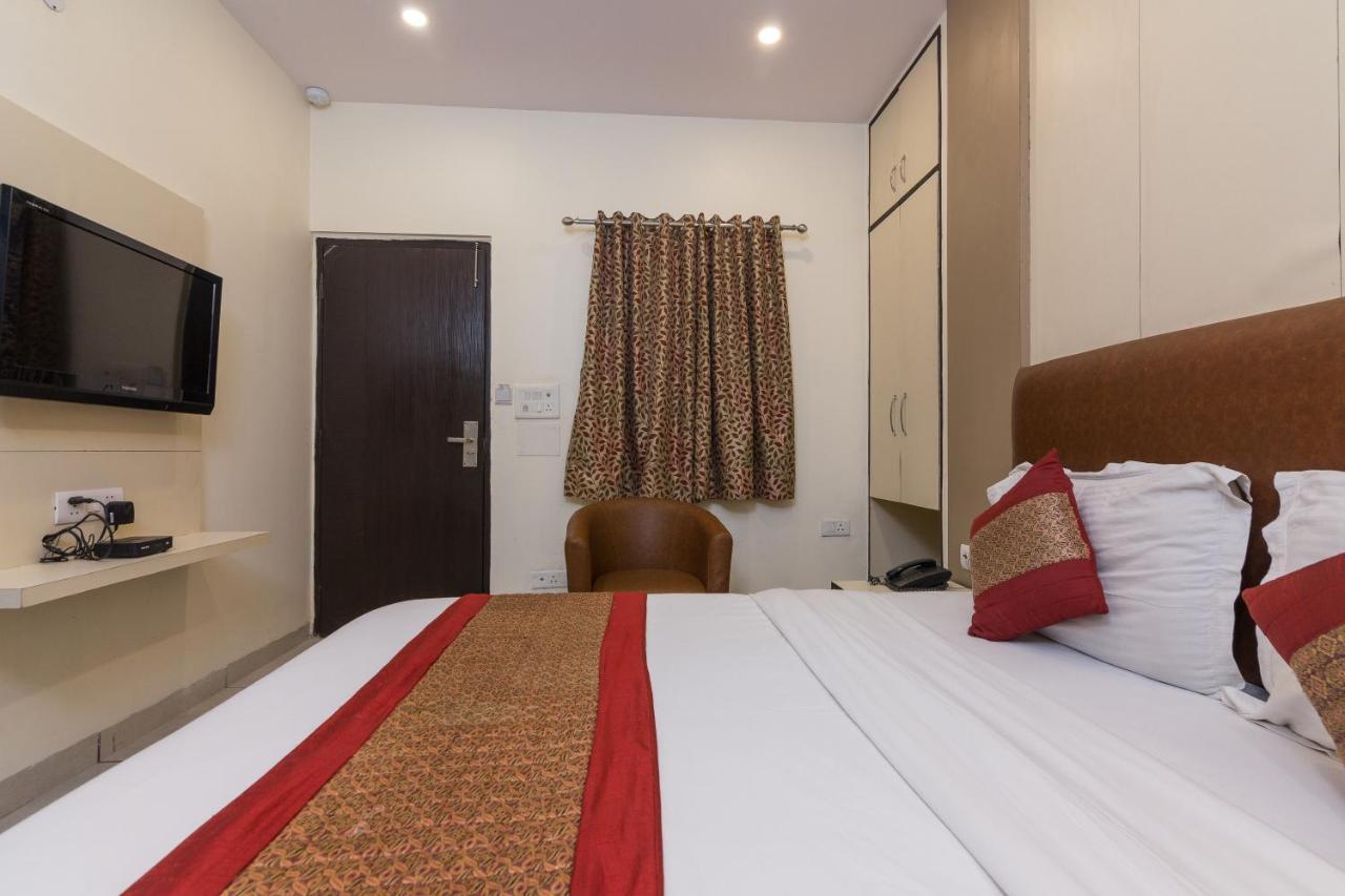 Rupam Hotel Делхи Екстериор снимка